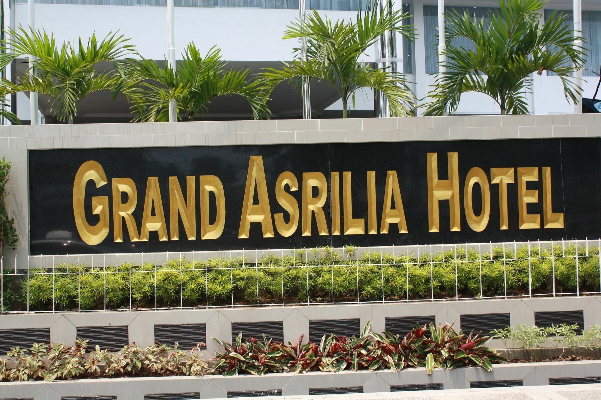 Grand Asrilia Hotel Bandung Exterior photo