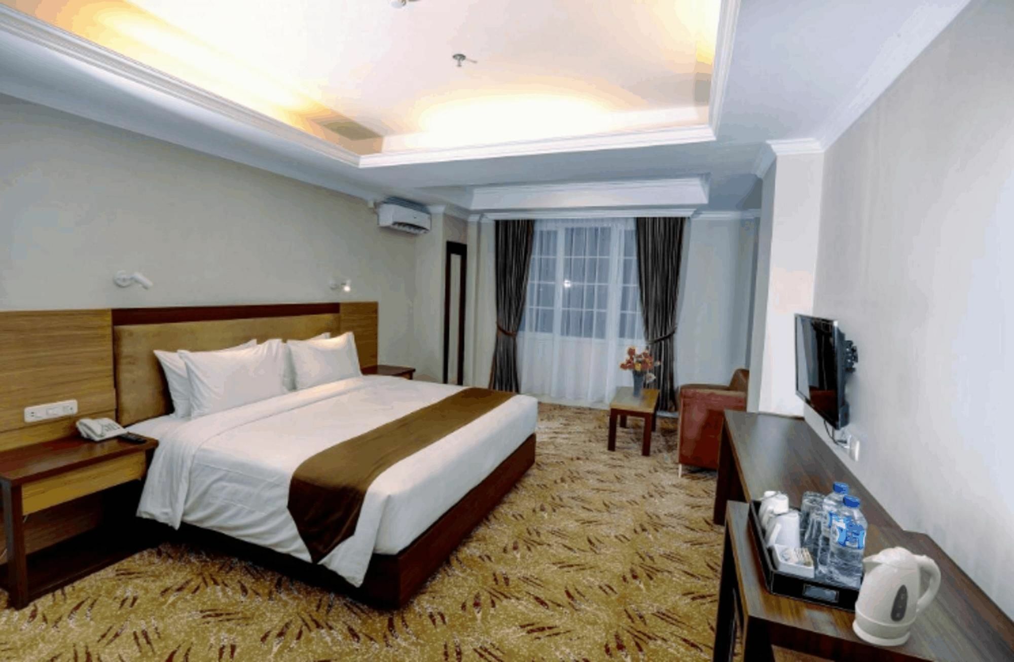 Grand Asrilia Hotel Bandung Exterior photo