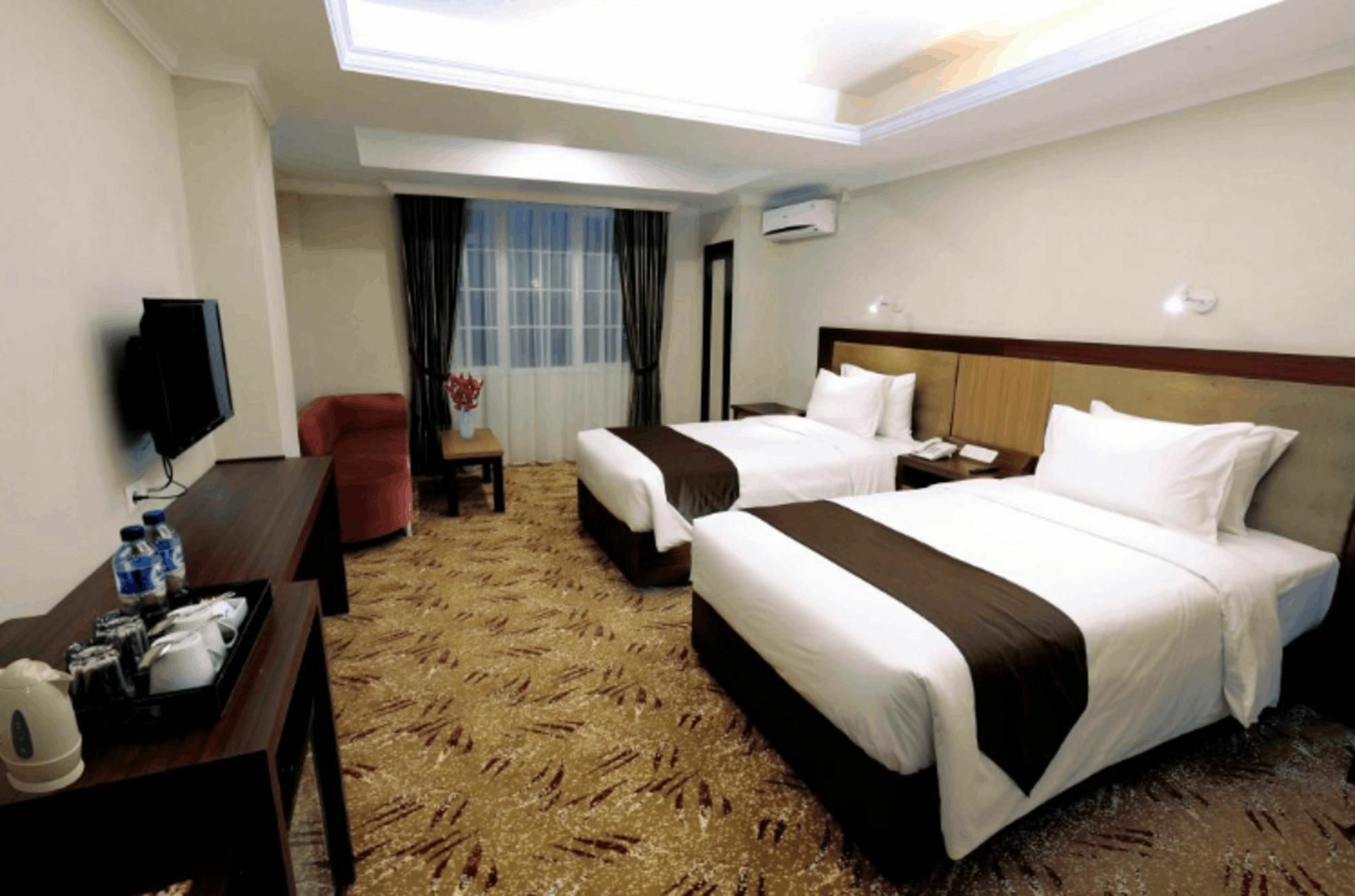 Grand Asrilia Hotel Bandung Exterior photo