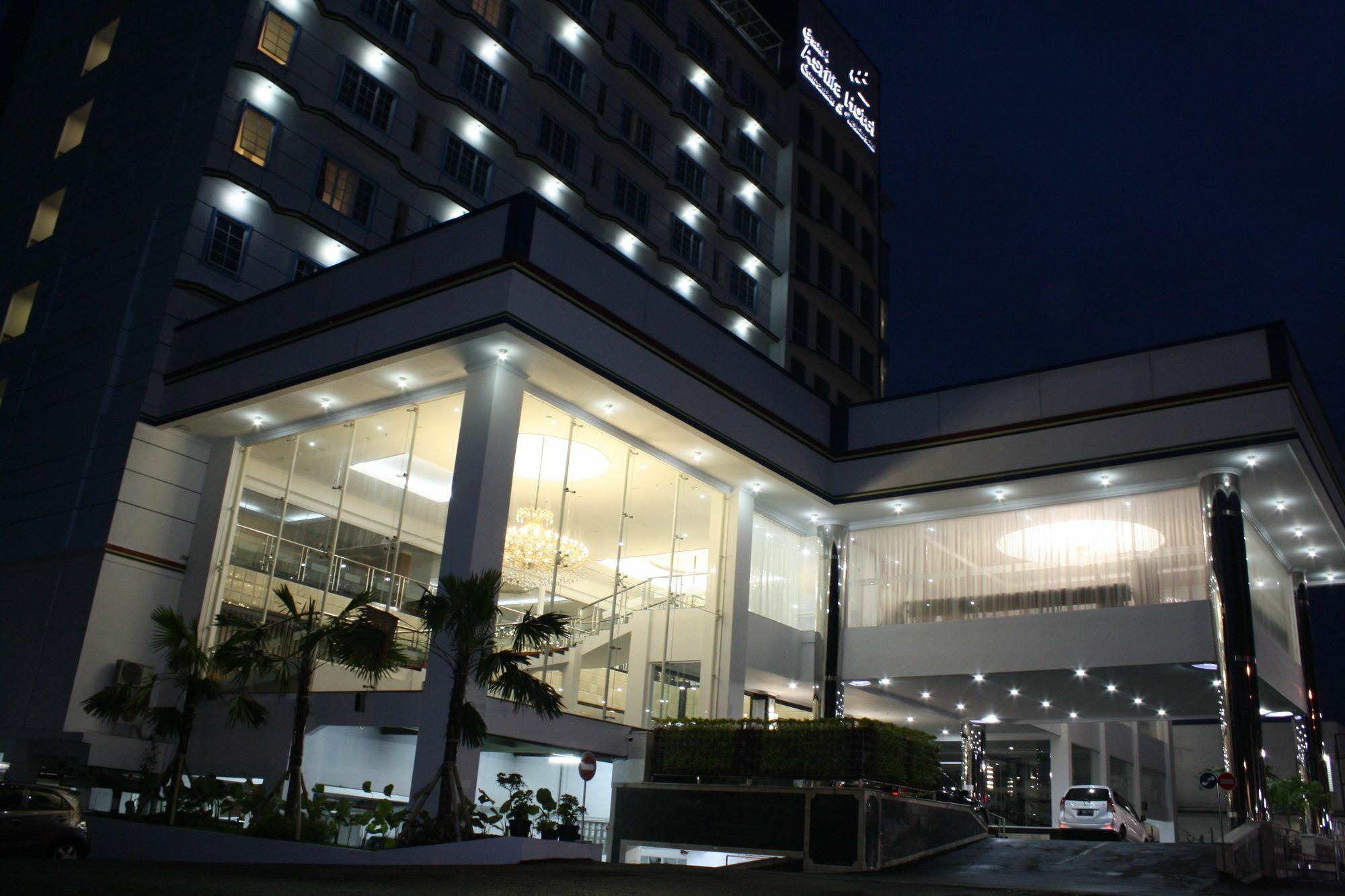 Grand Asrilia Hotel Bandung Exterior photo